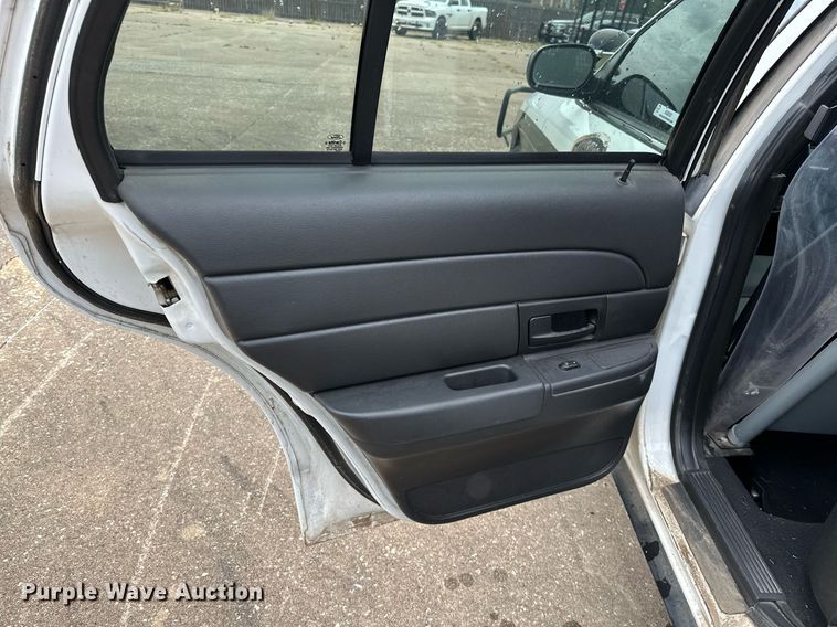 image for item NQ9303 2007 Ford Crown Victoria Police Interceptor