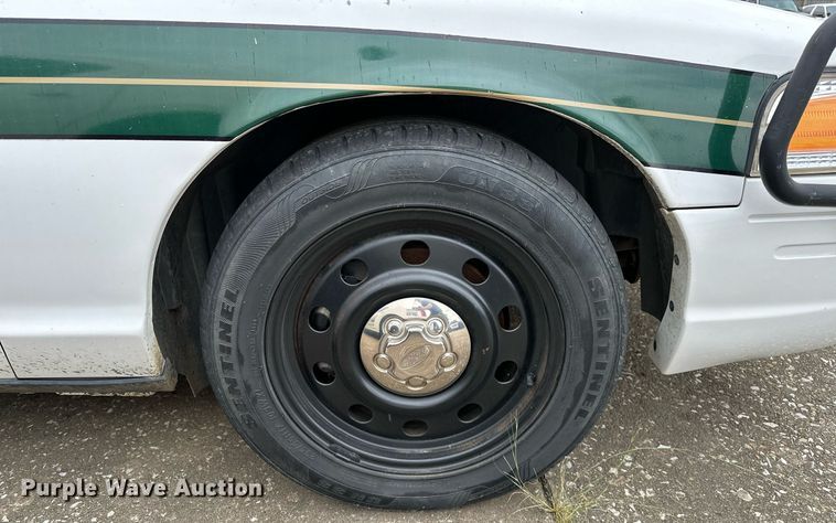 image for item NQ9303 2007 Ford Crown Victoria Police Interceptor