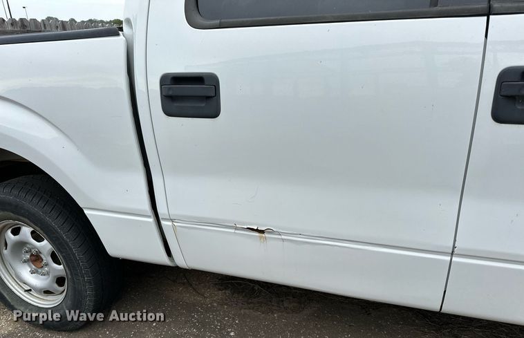 image for item NQ9305 2010 Ford F150  SuperCrew pickup truck