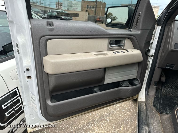 image for item NQ9305 2010 Ford F150  SuperCrew pickup truck