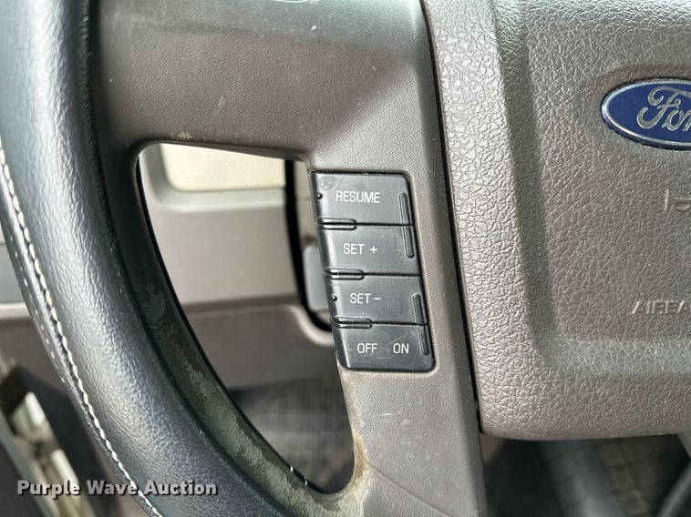 image for item NQ9305 2010 Ford F150  SuperCrew pickup truck