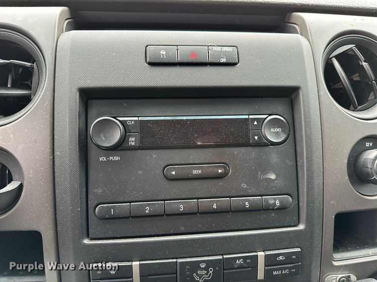 image for item NQ9305 2010 Ford F150  SuperCrew pickup truck