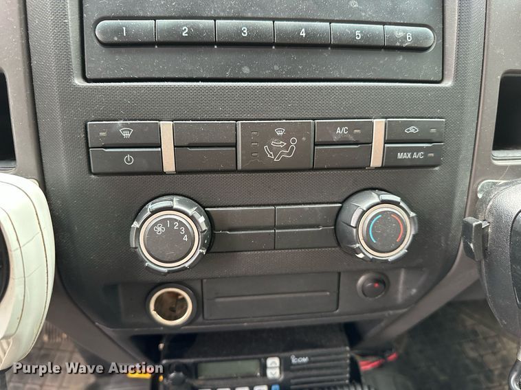 image for item NQ9305 2010 Ford F150  SuperCrew pickup truck