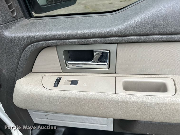 image for item NQ9305 2010 Ford F150  SuperCrew pickup truck