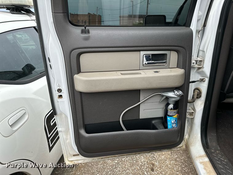 image for item NQ9305 2010 Ford F150  SuperCrew pickup truck