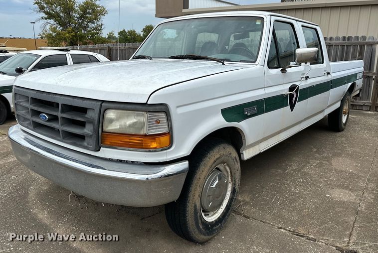 image for item NQ9307 1997 Ford F350  Crew Cab pickup truck