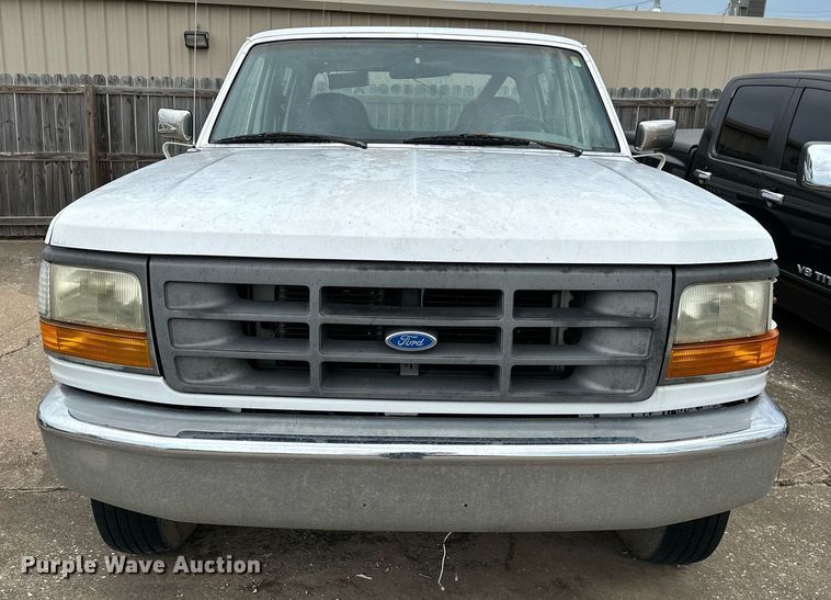 image for item NQ9307 1997 Ford F350  Crew Cab pickup truck