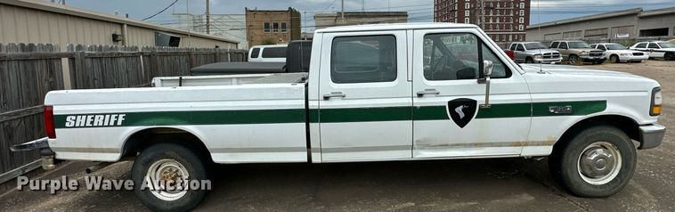 image for item NQ9307 1997 Ford F350  Crew Cab pickup truck