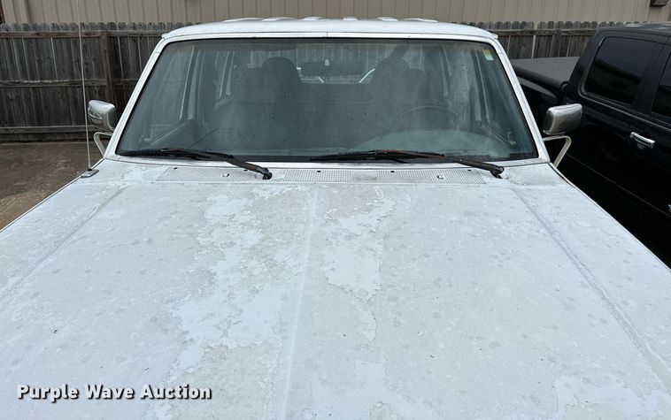 image for item NQ9307 1997 Ford F350  Crew Cab pickup truck