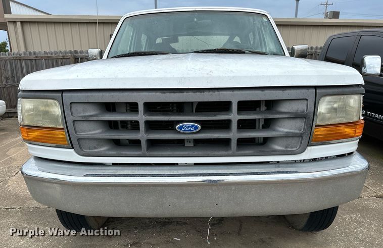 image for item NQ9307 1997 Ford F350  Crew Cab pickup truck