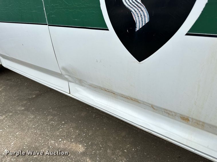 image for item NQ9307 1997 Ford F350  Crew Cab pickup truck