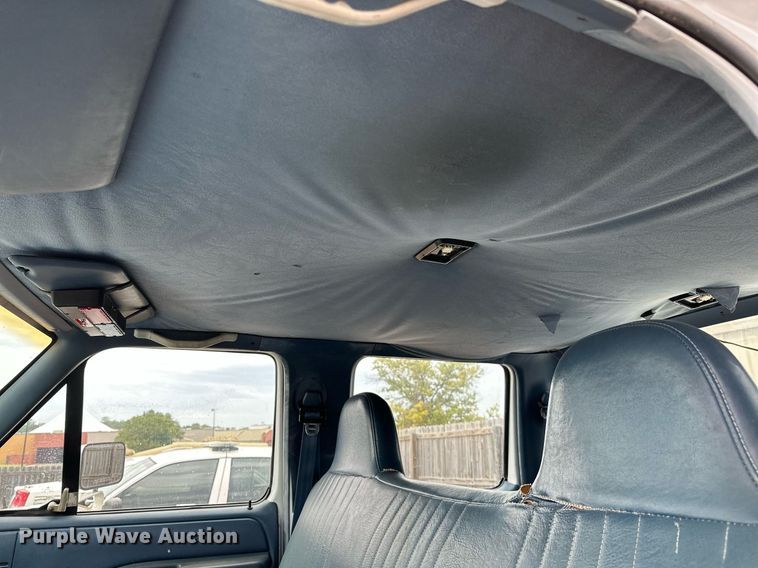 image for item NQ9307 1997 Ford F350  Crew Cab pickup truck