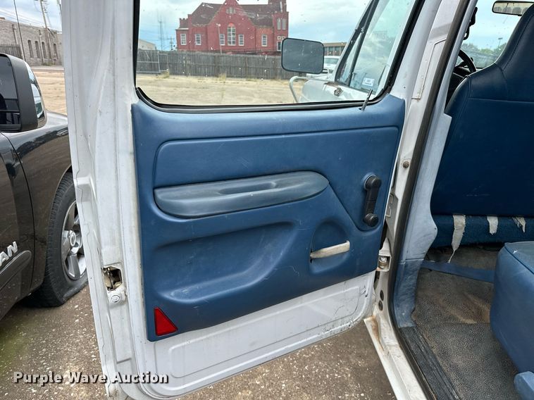 image for item NQ9307 1997 Ford F350  Crew Cab pickup truck