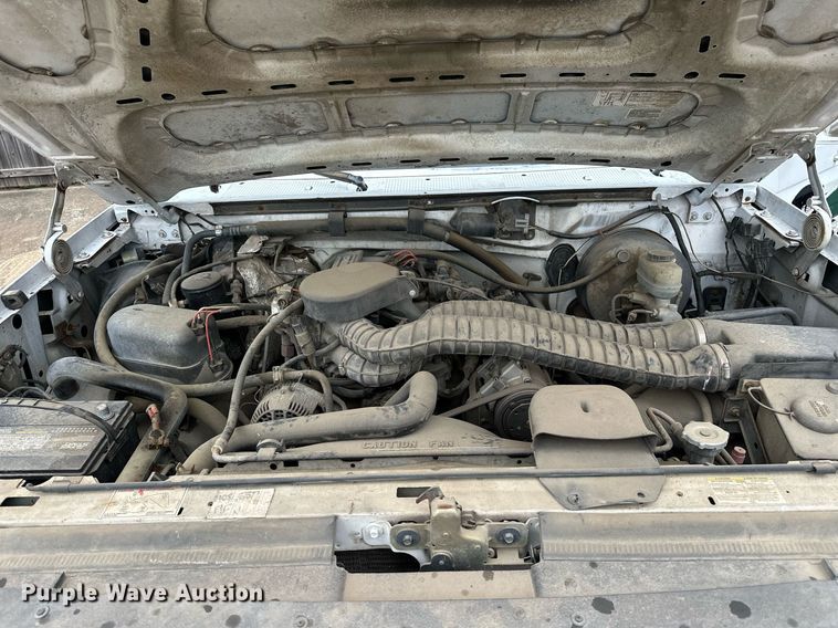 image for item NQ9307 1997 Ford F350  Crew Cab pickup truck