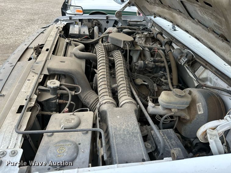 image for item NQ9307 1997 Ford F350  Crew Cab pickup truck