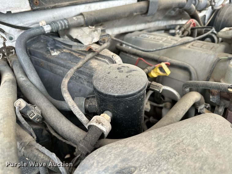 image for item NQ9307 1997 Ford F350  Crew Cab pickup truck