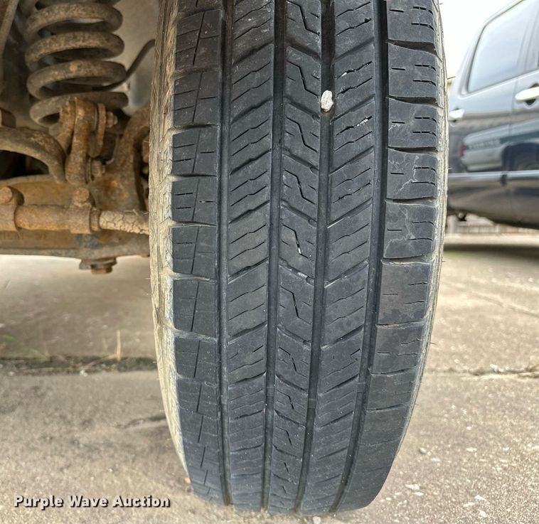 image for item NQ9307 1997 Ford F350  Crew Cab pickup truck