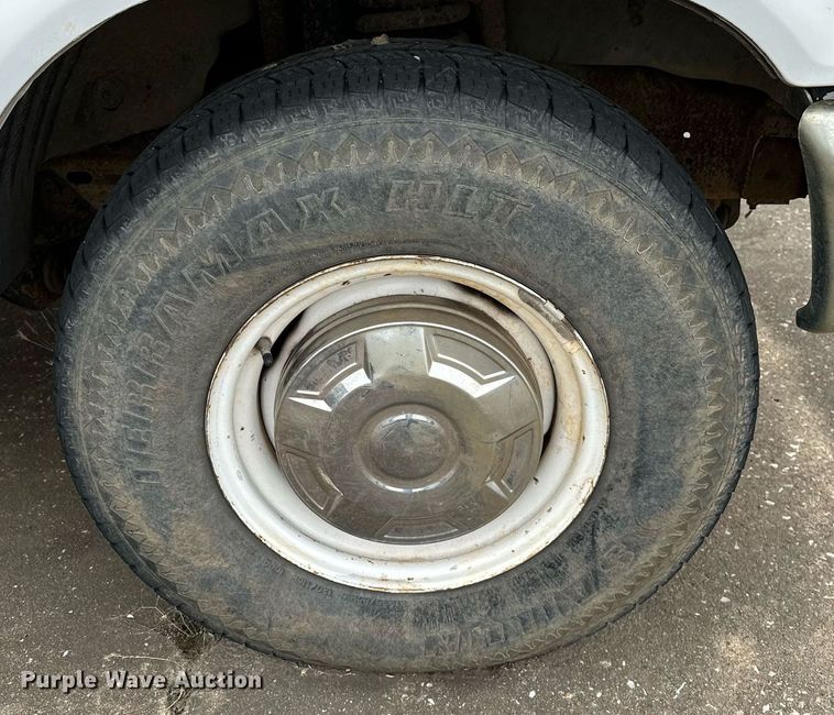 image for item NQ9307 1997 Ford F350  Crew Cab pickup truck