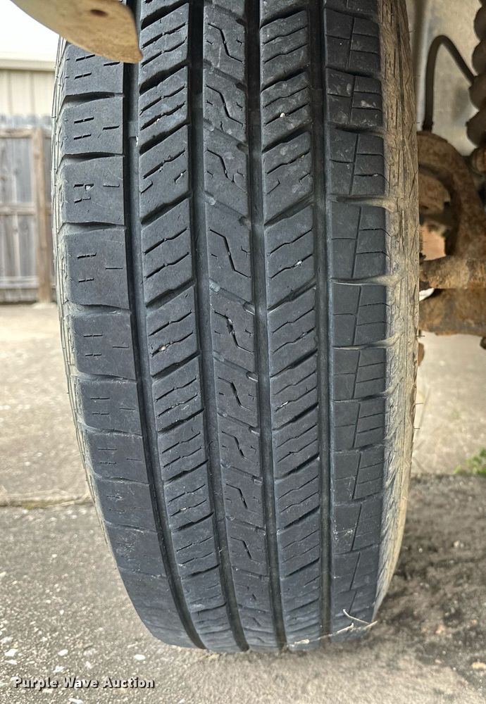 image for item NQ9307 1997 Ford F350  Crew Cab pickup truck