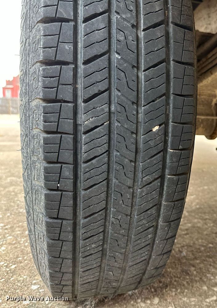 image for item NQ9307 1997 Ford F350  Crew Cab pickup truck