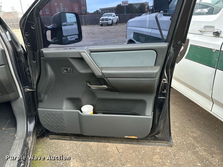 image for item NQ9308 2005 Nissan Titan