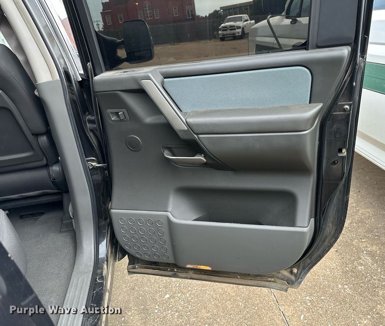 image for item NQ9308 2005 Nissan Titan