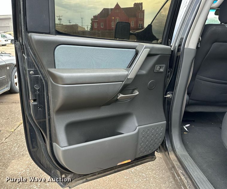 image for item NQ9308 2005 Nissan Titan