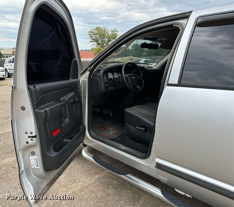 image for item NQ9309 2004 Dodge Ram 1500  Quad Cab pickup truck