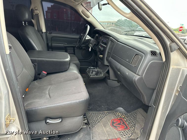 image for item NQ9309 2004 Dodge Ram 1500  Quad Cab pickup truck