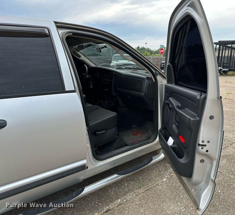 image for item NQ9309 2004 Dodge Ram 1500  Quad Cab pickup truck