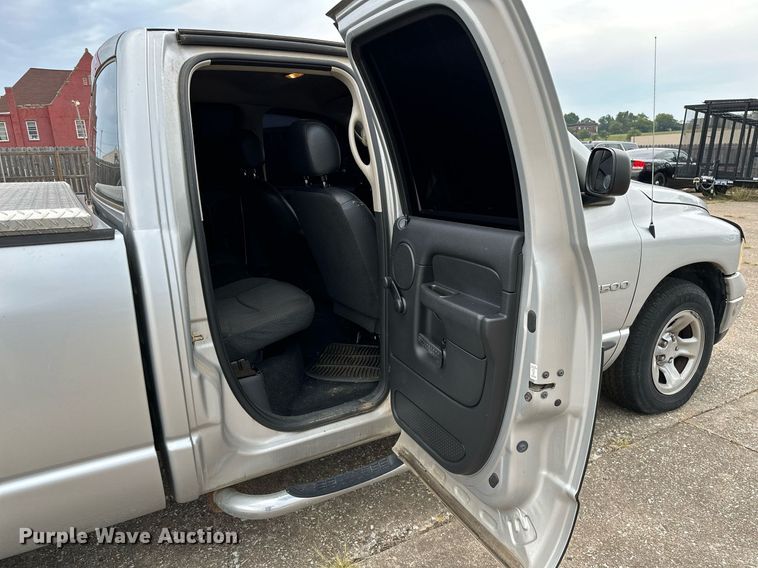 image for item NQ9309 2004 Dodge Ram 1500  Quad Cab pickup truck