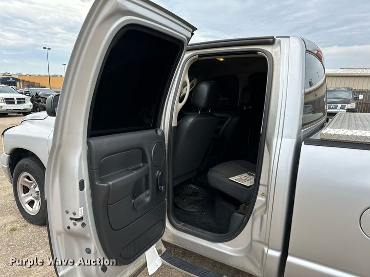 image for item NQ9309 2004 Dodge Ram 1500  Quad Cab pickup truck