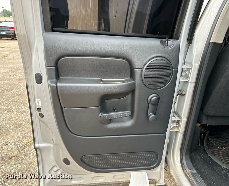 image for item NQ9309 2004 Dodge Ram 1500  Quad Cab pickup truck