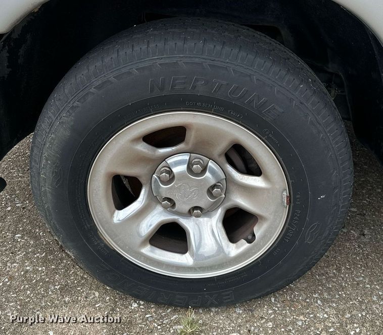 image for item NQ9309 2004 Dodge Ram 1500  Quad Cab pickup truck