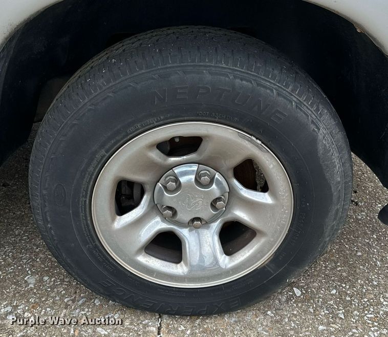 image for item NQ9309 2004 Dodge Ram 1500  Quad Cab pickup truck