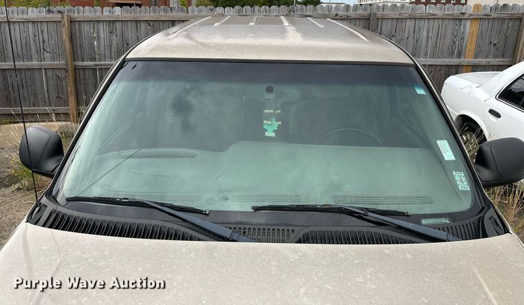 image for item NQ9310 2005 GMC Sierra 1500  Crew Cab pickup truck