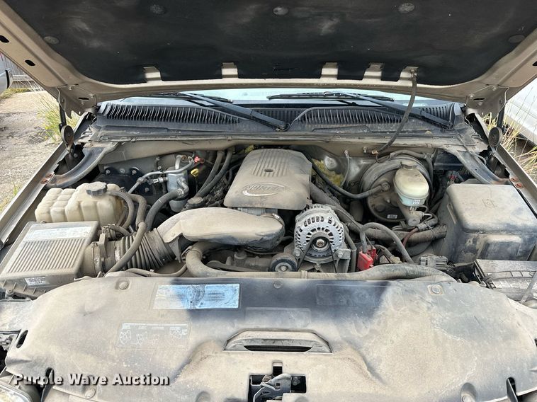 image for item NQ9310 2005 GMC Sierra 1500  Crew Cab pickup truck