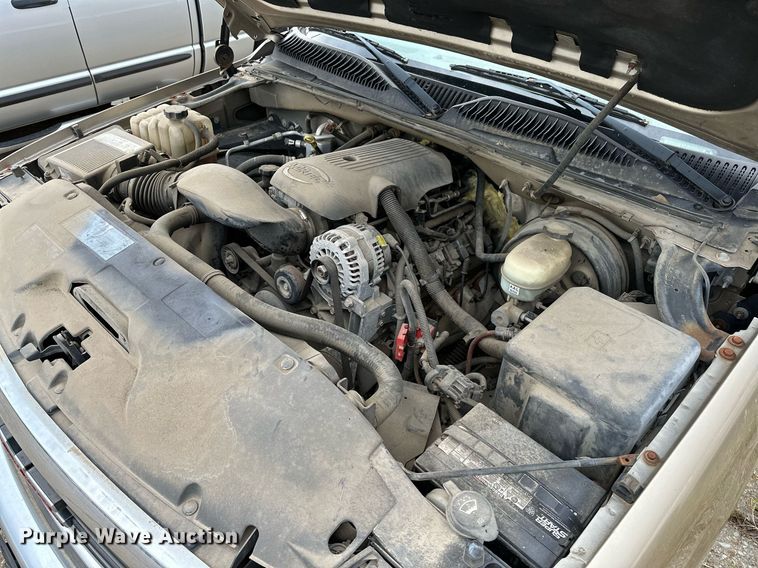 image for item NQ9310 2005 GMC Sierra 1500  Crew Cab pickup truck