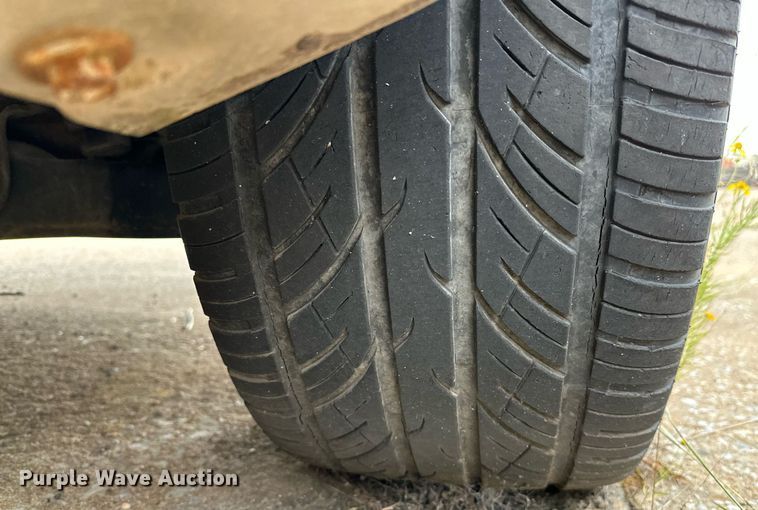 image for item NQ9310 2005 GMC Sierra 1500  Crew Cab pickup truck