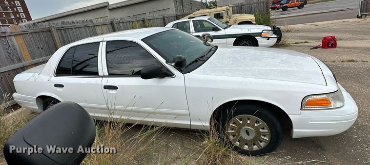 image for item NQ9311 2004 Ford Crown Victoria Police Interceptor