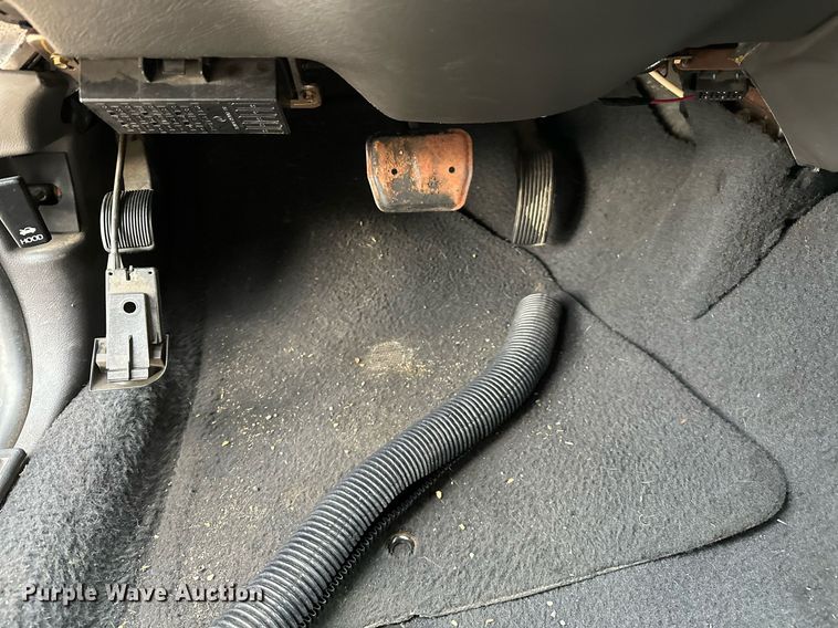 image for item NQ9311 2004 Ford Crown Victoria Police Interceptor