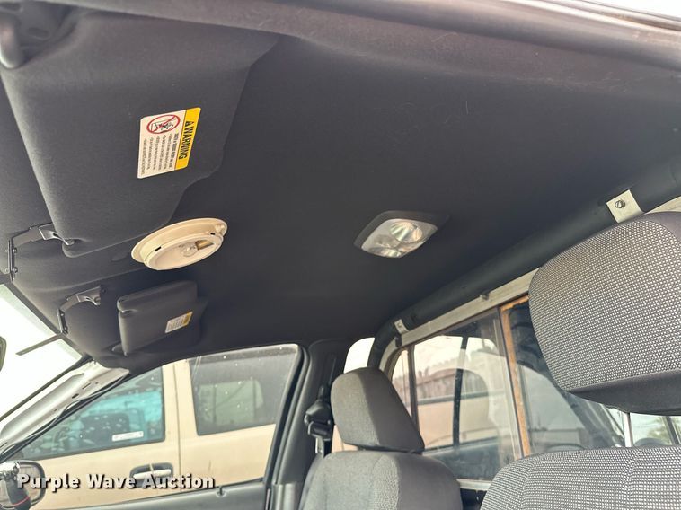 image for item NQ9311 2004 Ford Crown Victoria Police Interceptor