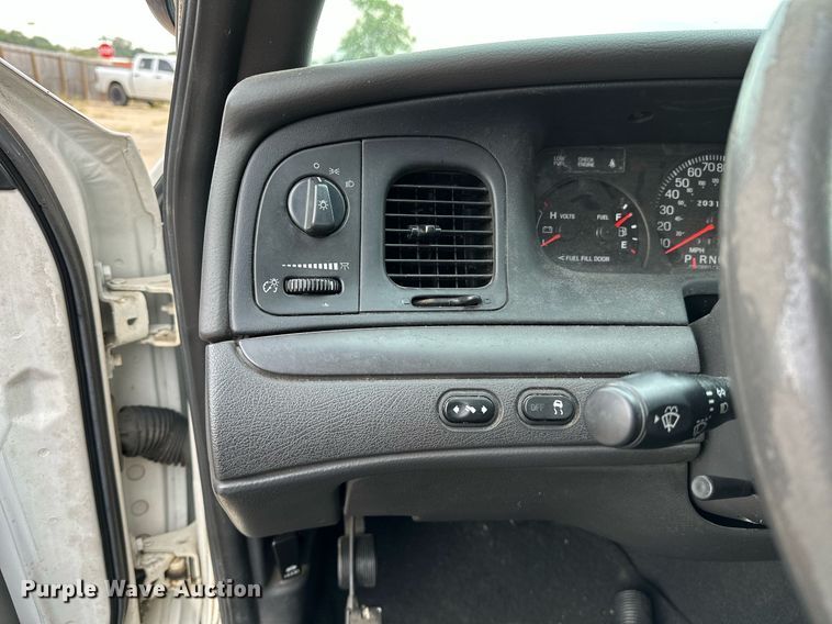 image for item NQ9311 2004 Ford Crown Victoria Police Interceptor