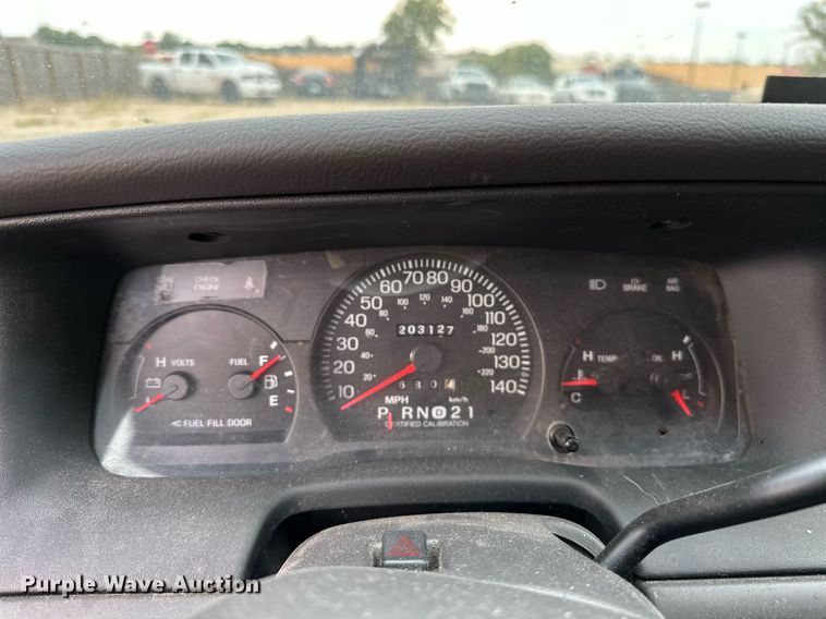 image for item NQ9311 2004 Ford Crown Victoria Police Interceptor