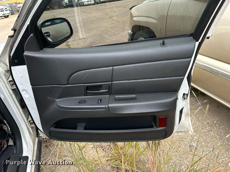 image for item NQ9311 2004 Ford Crown Victoria Police Interceptor