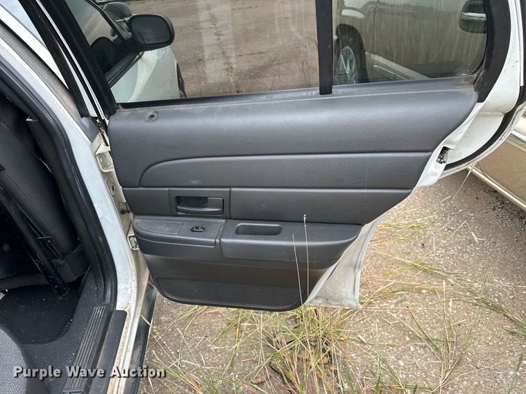 image for item NQ9311 2004 Ford Crown Victoria Police Interceptor