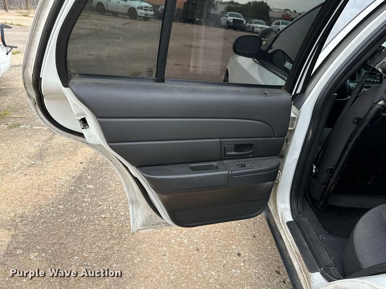 image for item NQ9311 2004 Ford Crown Victoria Police Interceptor