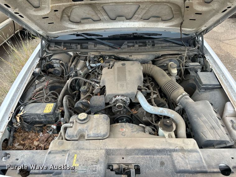 image for item NQ9311 2004 Ford Crown Victoria Police Interceptor