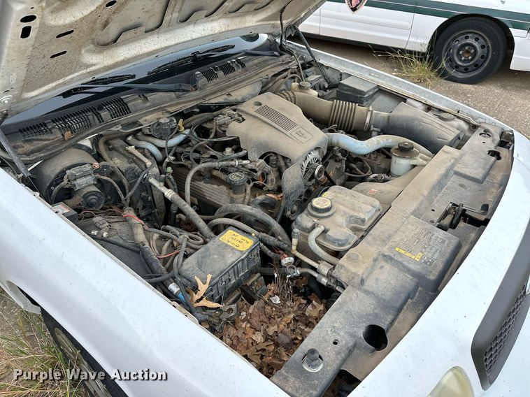image for item NQ9311 2004 Ford Crown Victoria Police Interceptor