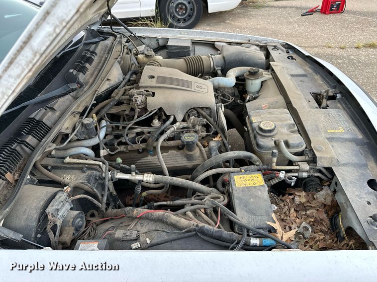 image for item NQ9311 2004 Ford Crown Victoria Police Interceptor